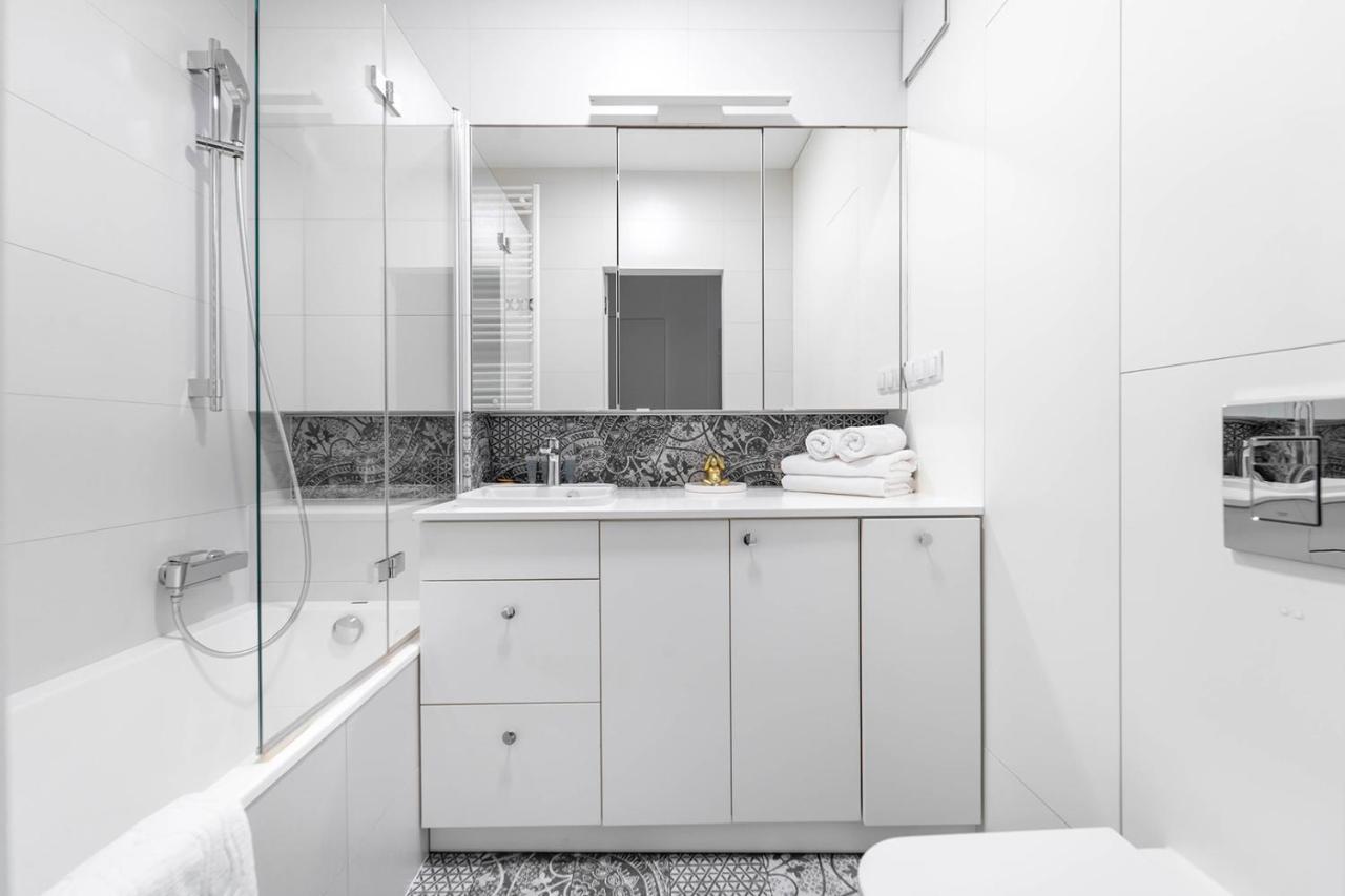 ורשה Grochowska Free Parking Apartment מראה חיצוני תמונה